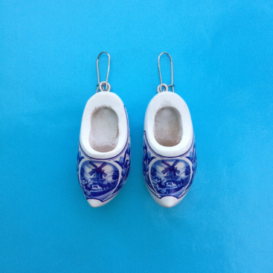 clog blue