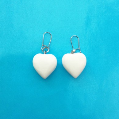earring heart wood white