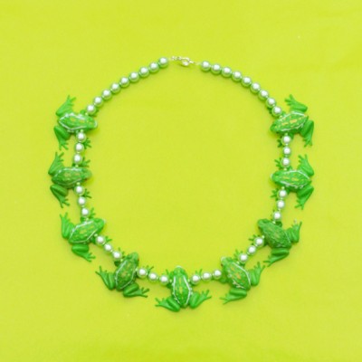 77 necklace frog lightgreen 72