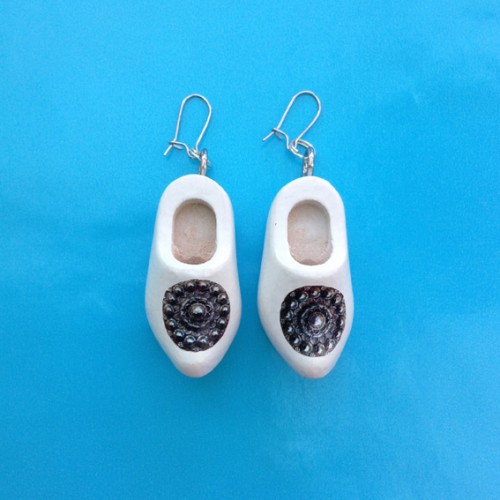 earring clog zeeuws white 72