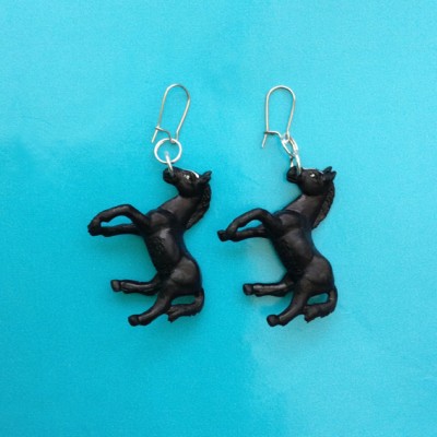 earring horse black little 72