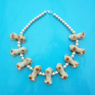 necklace cat creme 72