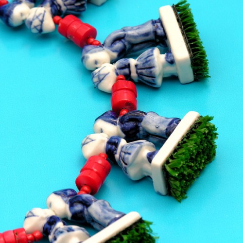 necklace ceramics kiss 2 72