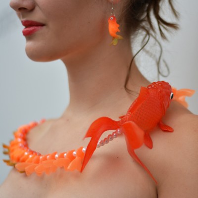 necklace fish orange large detail 72