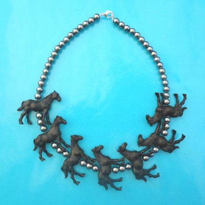 necklace horse black 72