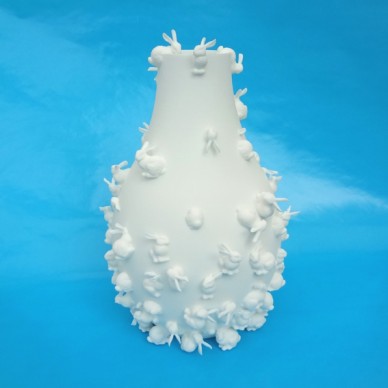 vase rabbit on blue 72
