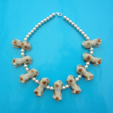 necklace cat creme 72