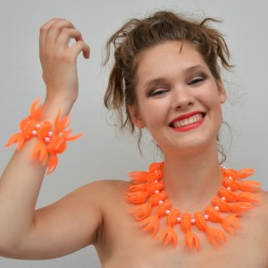 necklace fish orange fluor 1 72