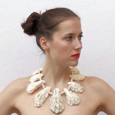 necklace-oyster-white-72