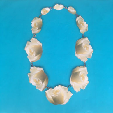 necklace lam roses white OK 72