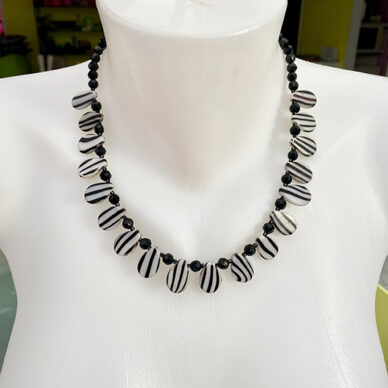 necklace glass drop blackwhite 72